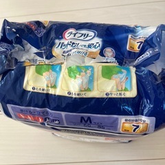 ライフリー　紙パンツの画像