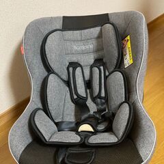 Bambino04チャイルドシート（シートベルトで後部座席に取り付けるタイプ）の画像
