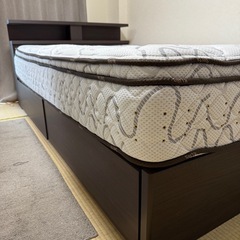 サータ シモンズ 海外高級マットレス　ベッドの画像