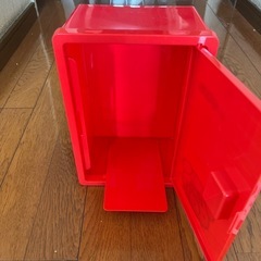 ブタメンコンテナボックス　シール付き　アミューズメント商品
の画像