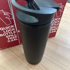 新品 倒れないマイボトル 黒 540ml