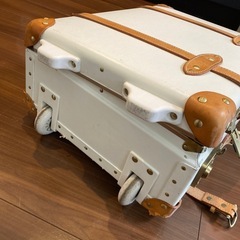 キャリーケースの画像