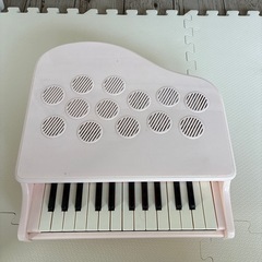 KAWAI ミニピアノの画像