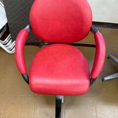 【最終処分】美容室赤椅子1台3,000円✨7/23まで引き取り限定の画像