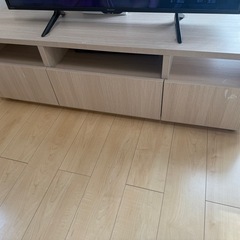 テレビ台、テレビボード