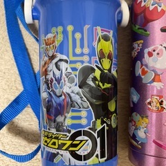 仮面ライダー＆ディズニーストア不思議の国のアリス水筒の画像