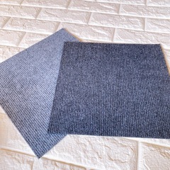新品未使用！！iplusmile 30枚入 タイルカーペット 30cm*30cm 吸着マットの画像