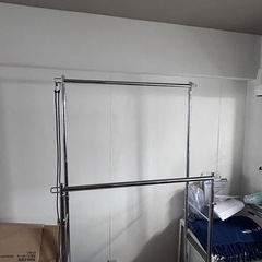 【無料】高さ調整可能ラック(キャスター付き)×2の画像