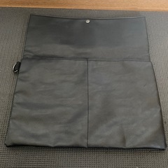 折り畳みクラッチバッグの画像