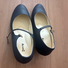 ブルーのパンプスの画像