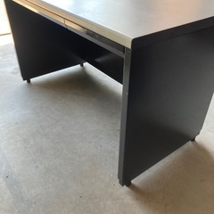 オフィス家具　デスク　机の画像