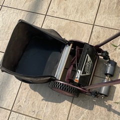 ゴールデンスター芝刈り機(引き取り限定)の画像