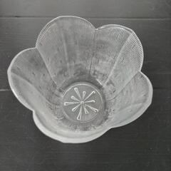 花型ガラス製ボウル/小鉢５個セットの画像