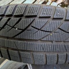 日産スカイラインGT-S純正タイプMホイールとmomoスタッドレスタイヤ4本の画像