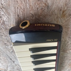 🎹 美品 SUZUKI 鍵盤ハーモニカ PRO-37 V2（プロ向けモデル） ¥11,000の画像