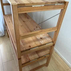 無印のパイン材棚の画像