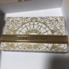 使用済みDIORメイクパレットの画像