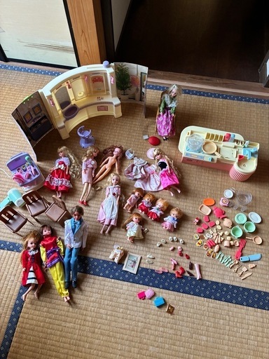 リカちゃん人形など