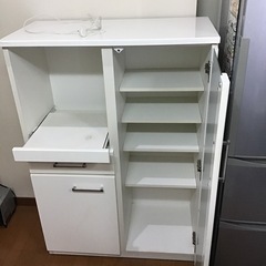 食器棚の画像