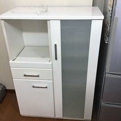 食器棚の画像