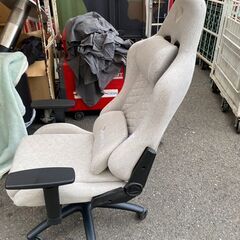 M635/ONEX AIR6 ゲーミングチェア ファブリック アイボリー　3Dアームレスト　バックレストは90°–135°の範囲で調整可能 の画像