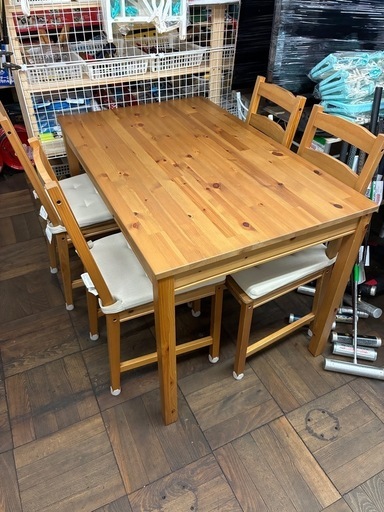 IKEA ダイニングテーブル&チェアーセット　座布団付き