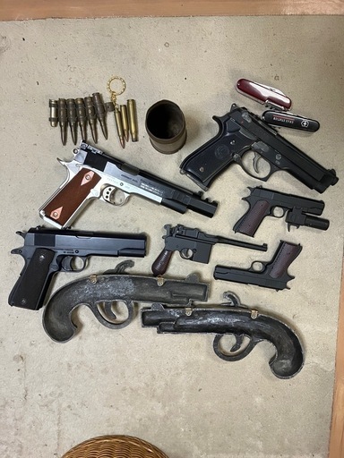 モデルガン壁飾り銃 ダミーガン等まとめて