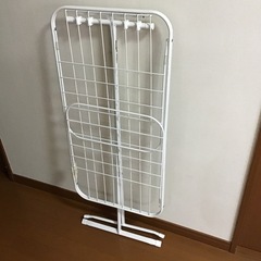 折りたたみ式室内物干しの画像