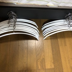 滑らない　ブランドハンガー の画像