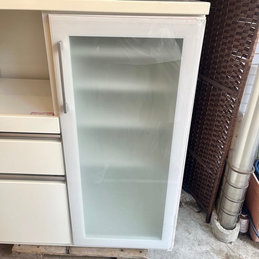 《売約済》【武蔵小山店】 レンジボード キッチン収納 家電収納 食器棚 スリムボード フロストガラス 白 ホワイト コンパクト収納 キッチンラック 電子レンジ台 炊飯器ラック 引き出し収納 キッチンワゴン 一人暮らし キッチンキャビネット
