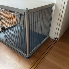 犬のケージ　の画像