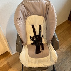 コンビのハイローチェア　手動タイプの画像