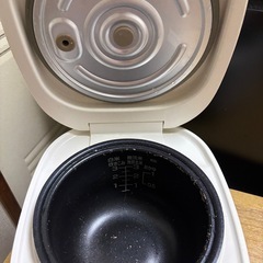 炊飯器の画像