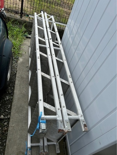 仮設階段　お話し中