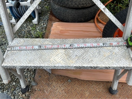 仮設階段　お話し中