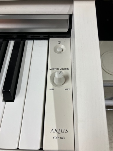 I 2507-152 YAMAHA YDP-143 電子ピアノ 2016年製 88鍵 イス付き バラ売り不可  動作確認済み キズ汚れ