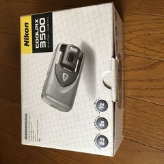 Nikon COOLPIX 3500 デジタルカメラ 回転レンズ機構搭載の画像
