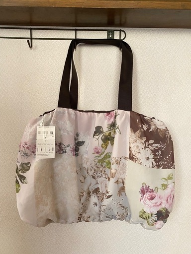 【新品】IKUKO  イクコ ジョーゼット花柄プリントバッグ