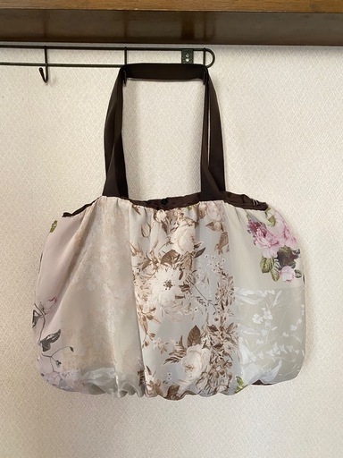 【終了しました】【新品】IKUKO  イクコ ジョーゼット花柄プリントバッグ