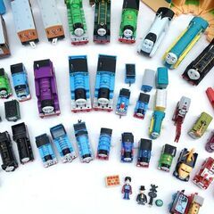 0220528752■ 　タカラトミー プラレール きかんしゃトーマス たためるトーマス機関庫の画像