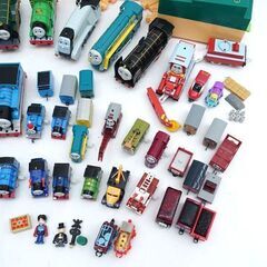 0220528752■ 　タカラトミー プラレール きかんしゃトーマス たためるトーマス機関庫の画像