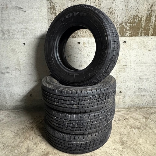 A-41 タイヤ 中古 バリ山　TOYO DELVEX 934 STUDLESS 185/R14