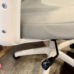 【武蔵小山店】 オフィスチェア デスクチェア パソコンチェア メッシュチェア ワークチェア キャスター付き 回転椅子 高さ調節 在宅ワーク テレワーク 学習椅子 シンプルチェア グレー ホワイト チェア 事務椅子の画像