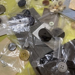 　ハンドメイド　手作り　材料 ボタン　ハギレ　チャック　　ビーズ針の画像