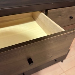 飾り棚付き　収納タンスの画像