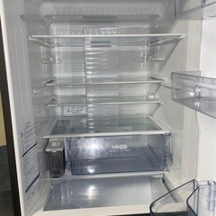 面談中！4年前購入した冷蔵庫です。氷が故障してるため安く売りますの画像