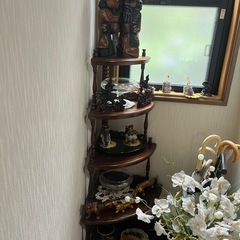 骨董品と棚