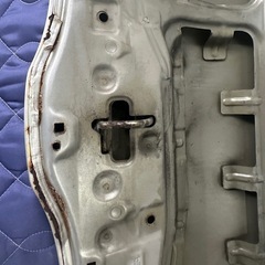 ハイエース200ボンネット　シルバー　の画像