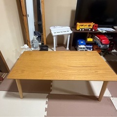 テーブル