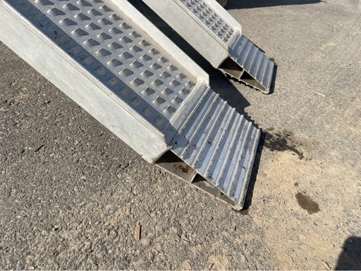 日軽　ライトスロープ　S-1　アルミ　0.3t　1860㎜　有効幅190㎜　1組　はしご　ハシゴ　梯子　ラダー　歩み板　中古　③